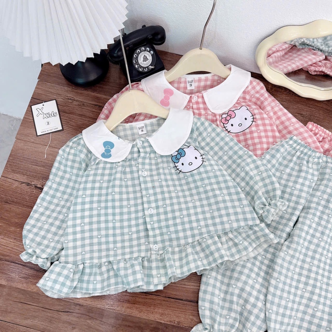 Sét pzm kitty quần bo ống bé gái