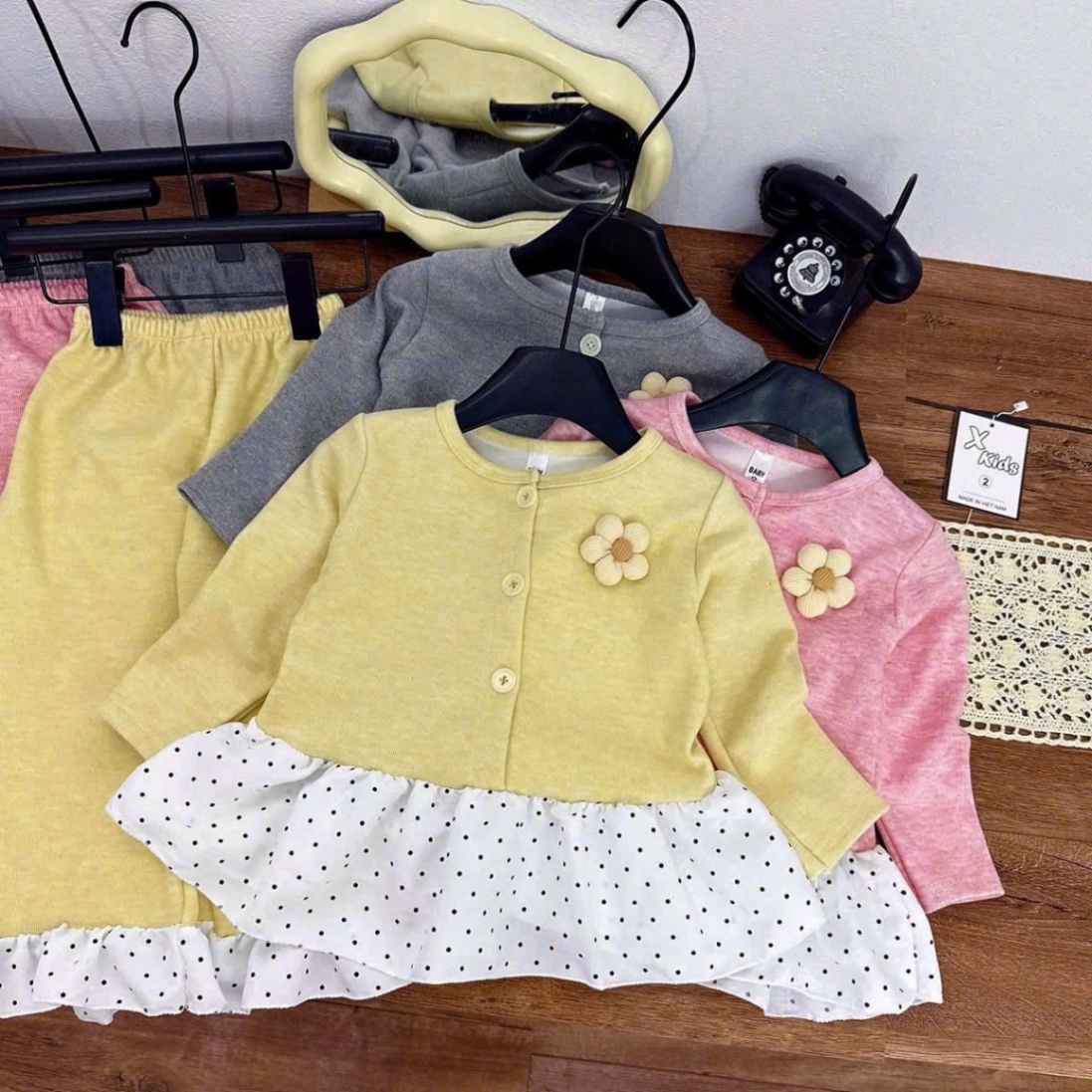 Sét bộ tăm thỏ đính hoa thân phối vạt bi quần dài bé gái