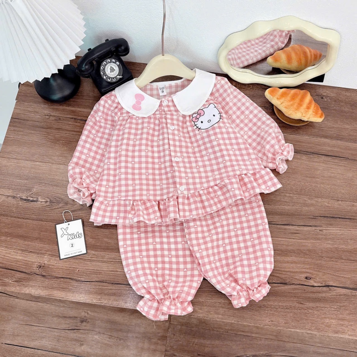 Sét pzm kitty quần bo ống bé gái