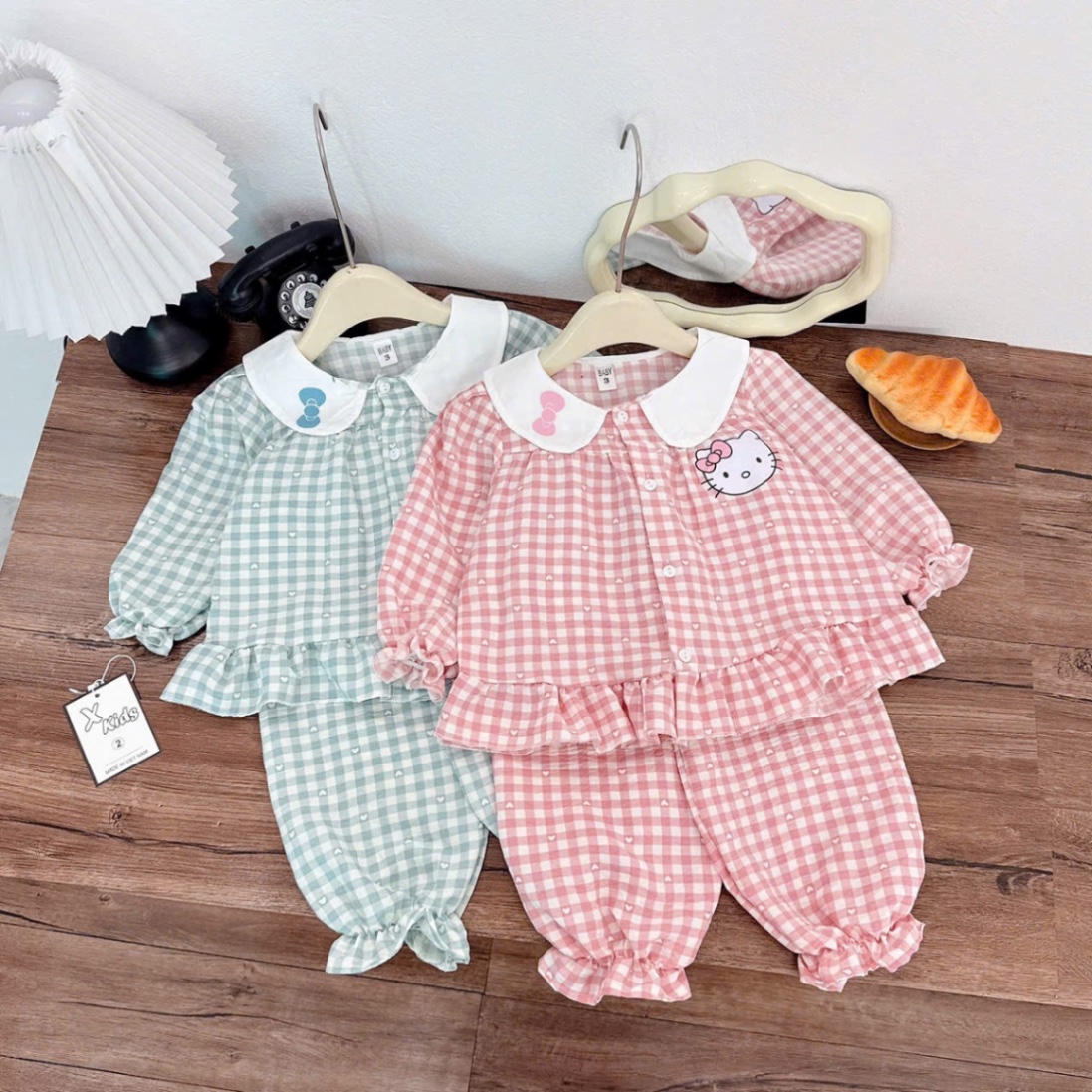 Sét pzm kitty quần bo ống bé gái