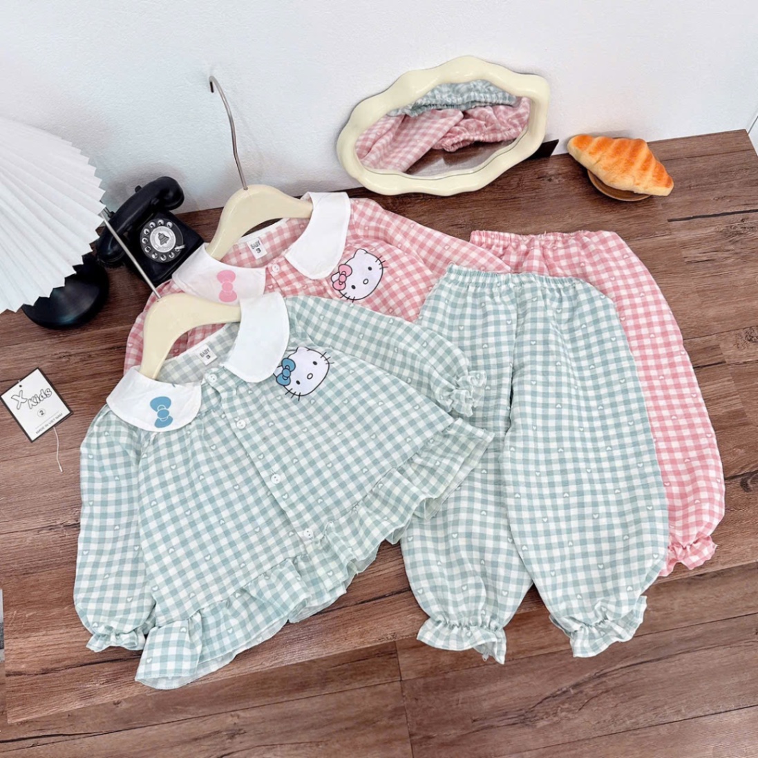 Sét pzm kitty quần bo ống bé gái