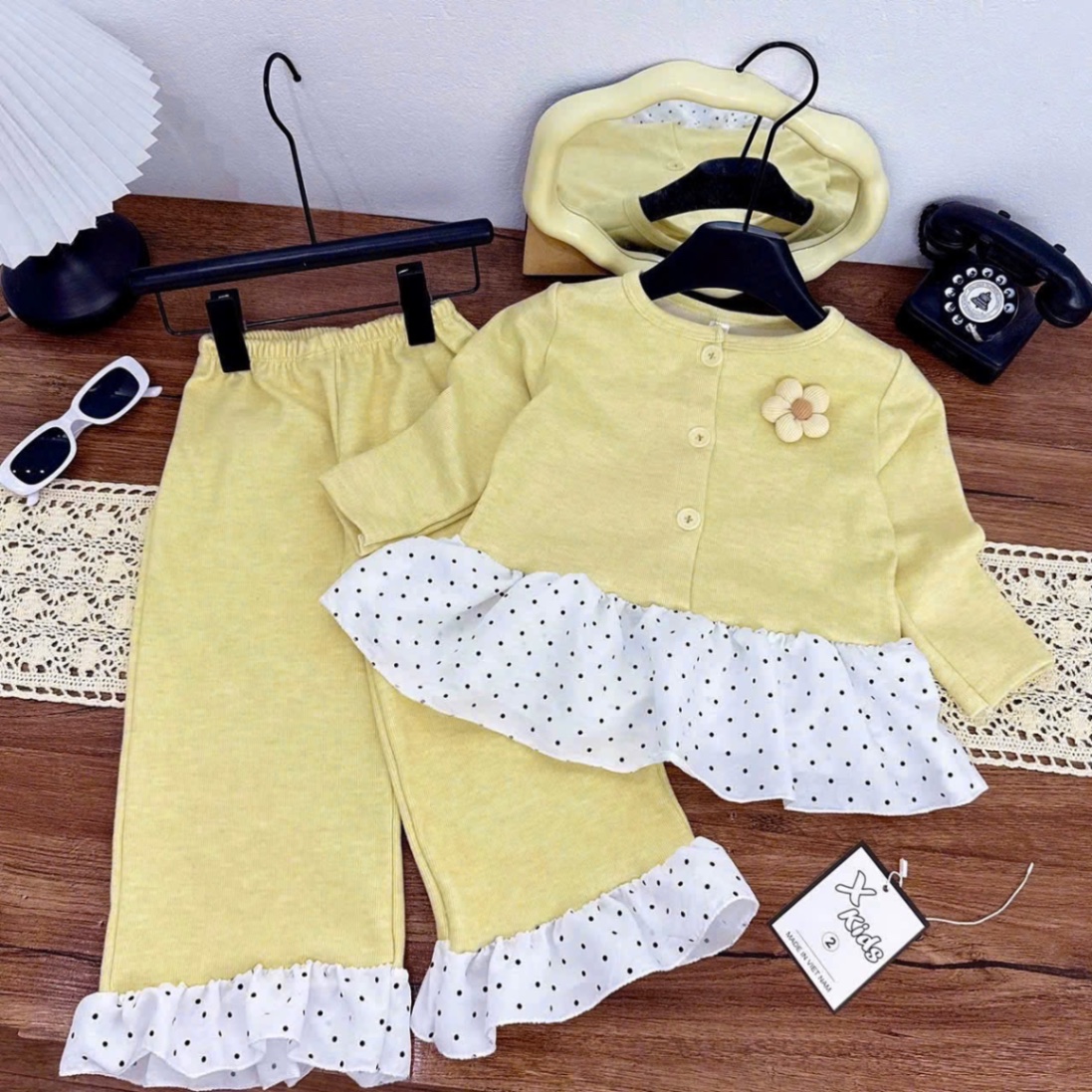 Sét bộ tăm thỏ đính hoa thân phối vạt bi quần dài bé gái