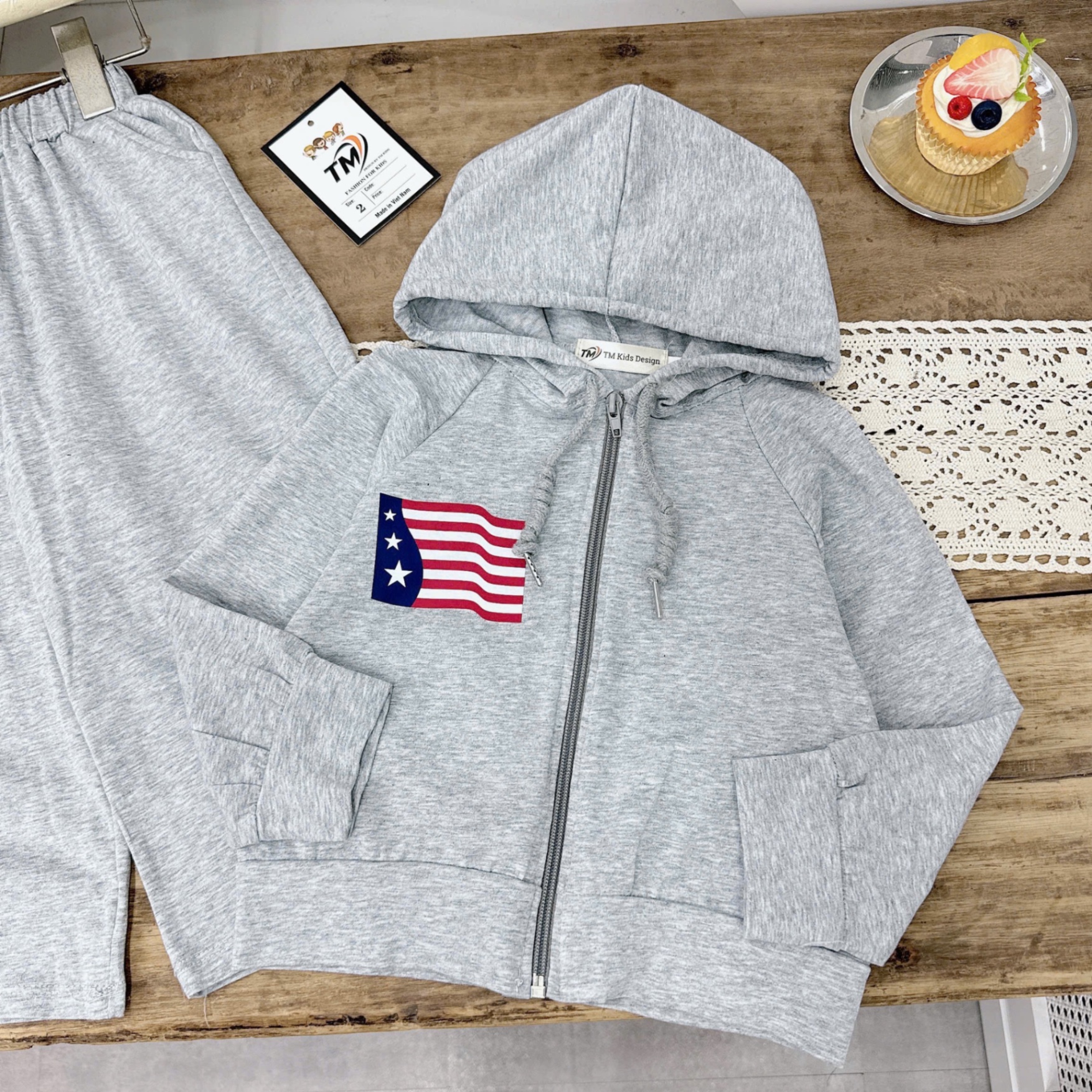 Sét bộ cờ mũ quần xuông bé gái