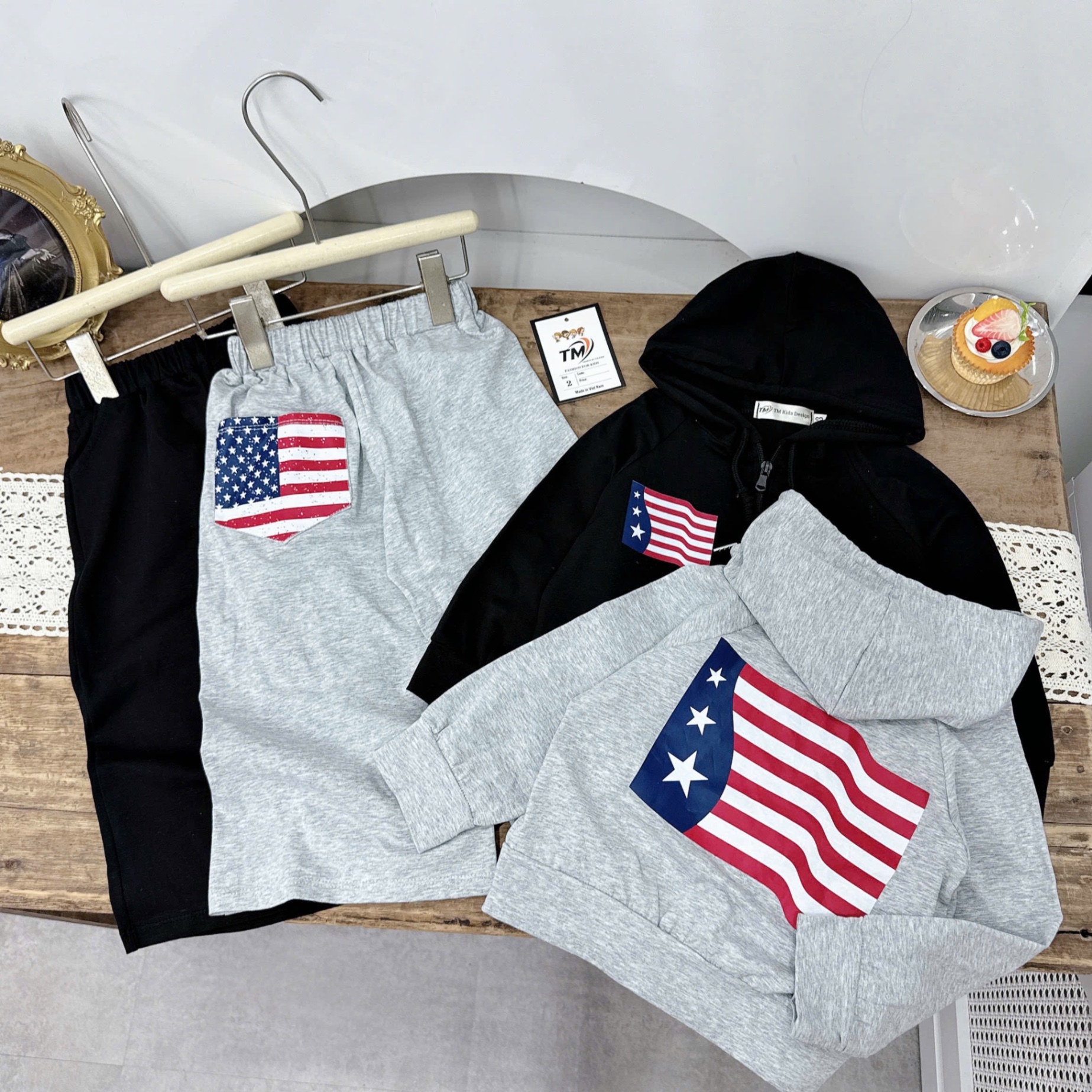 Sét bộ cờ mũ quần xuông bé gái