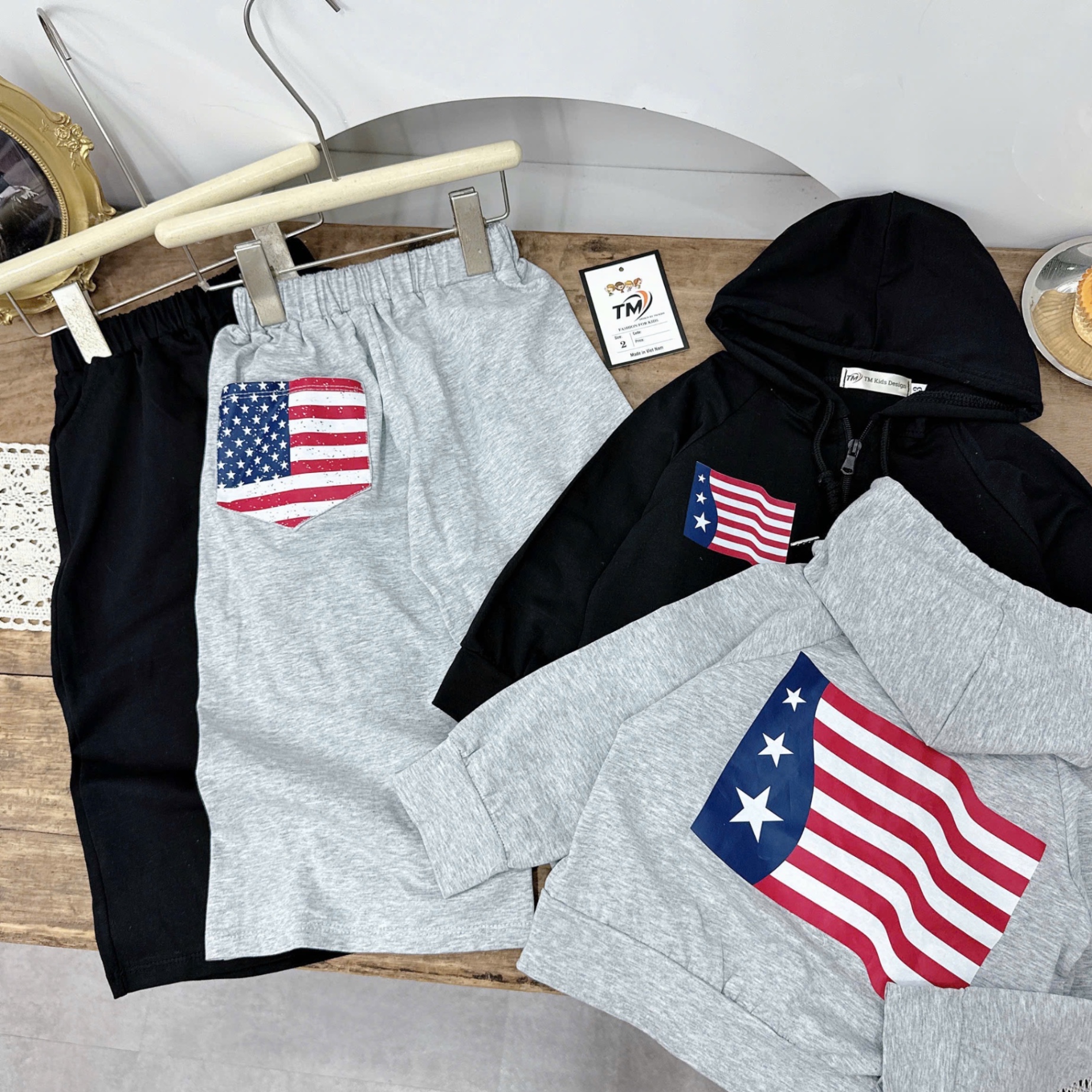 Sét bộ cờ mũ quần xuông bé gái