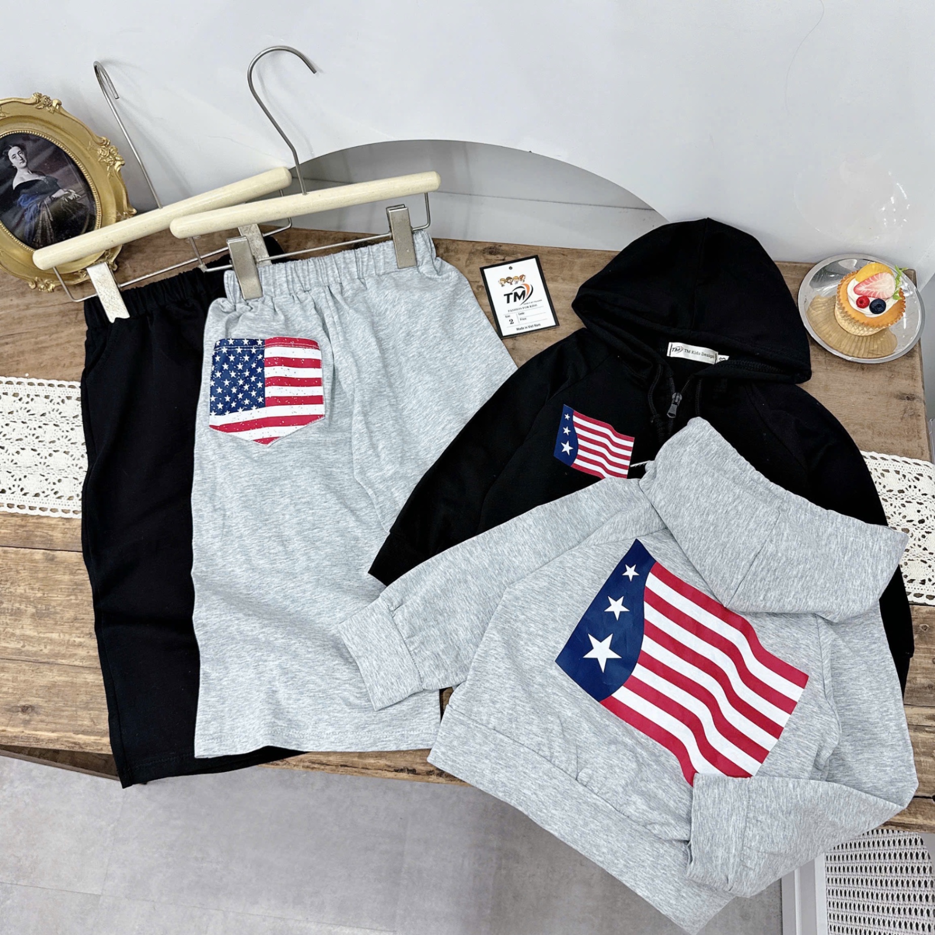 Sét bộ cờ mũ quần xuông bé gái