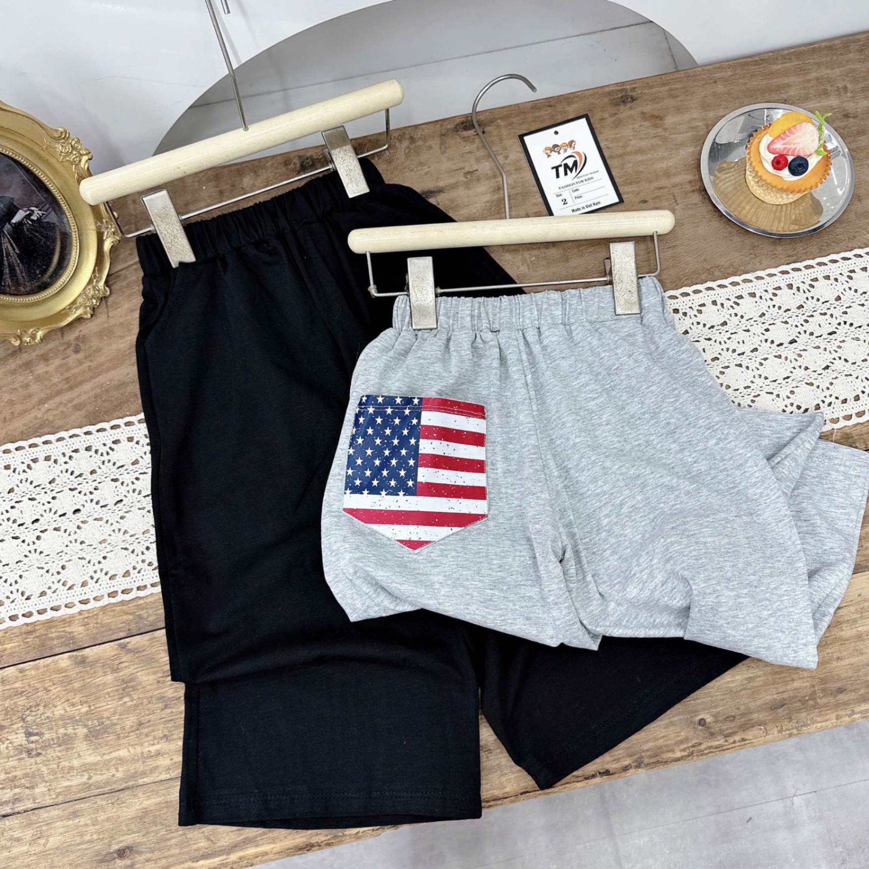 Sét bộ cờ mũ quần xuông bé gái