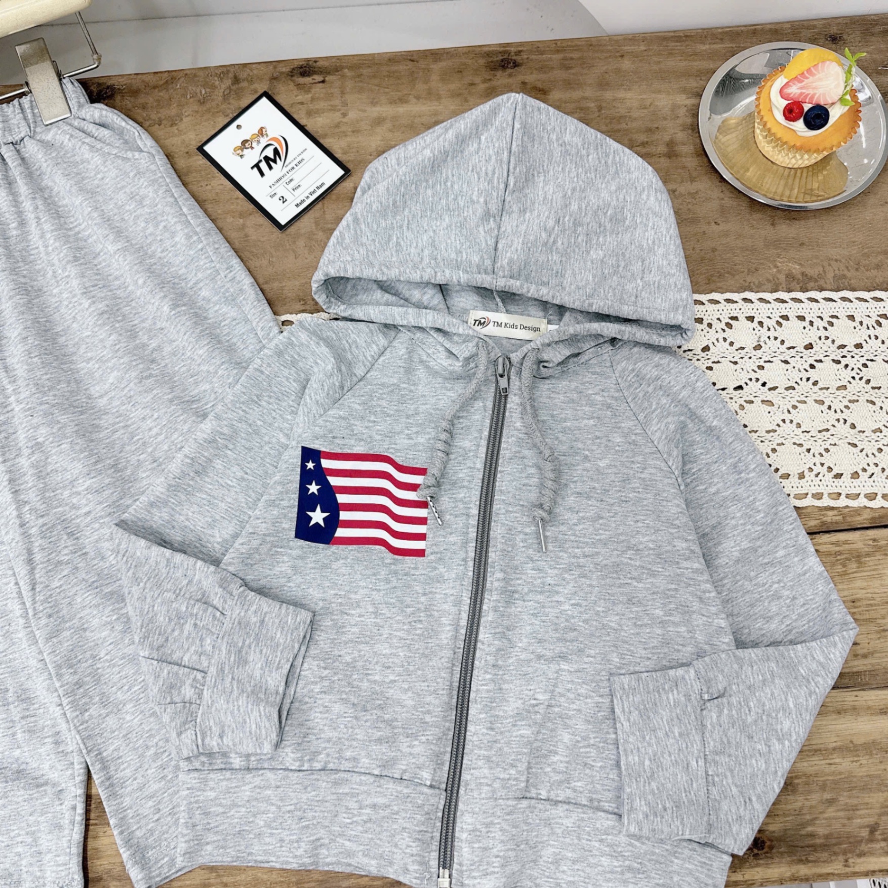 Sét bộ cờ mũ quần xuông bé gái