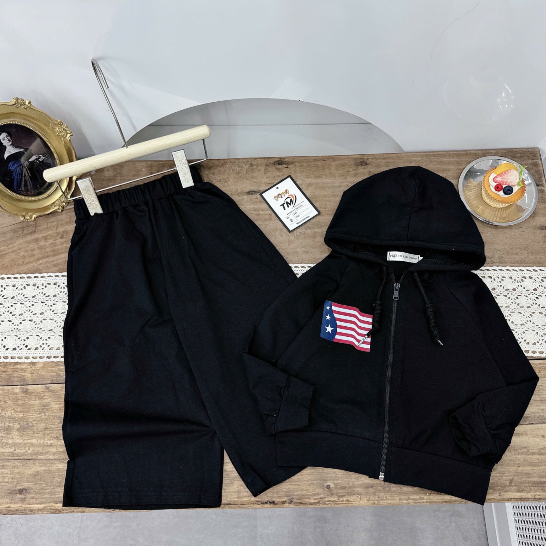 Sét bộ cờ mũ quần xuông bé gái