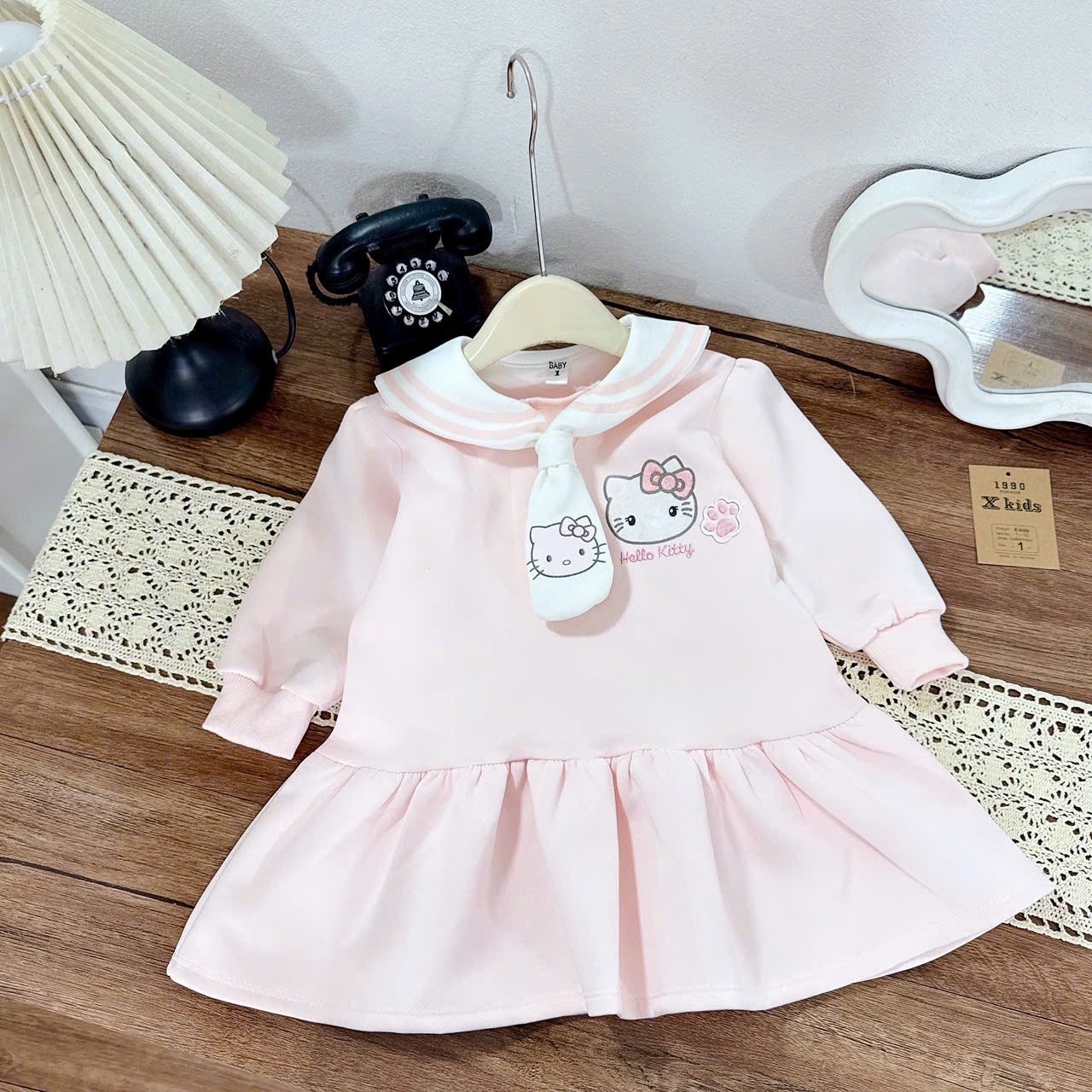 Váy nỉ hồng kitty bé gái