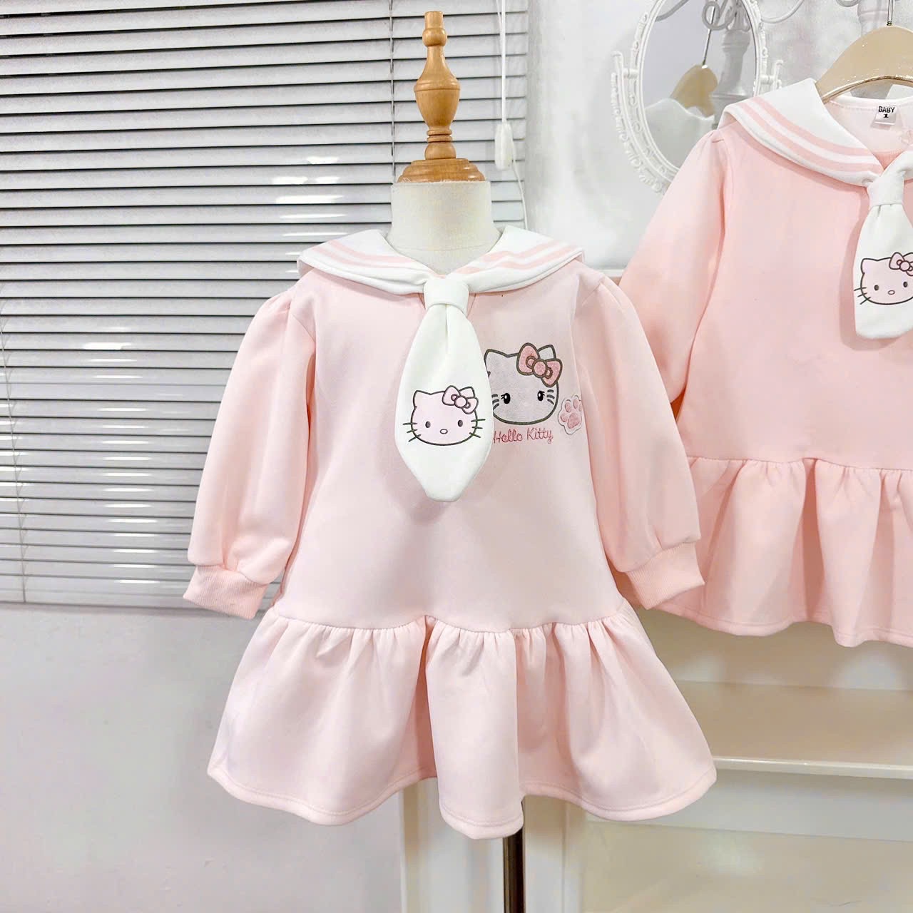 Váy nỉ hồng kitty bé gái