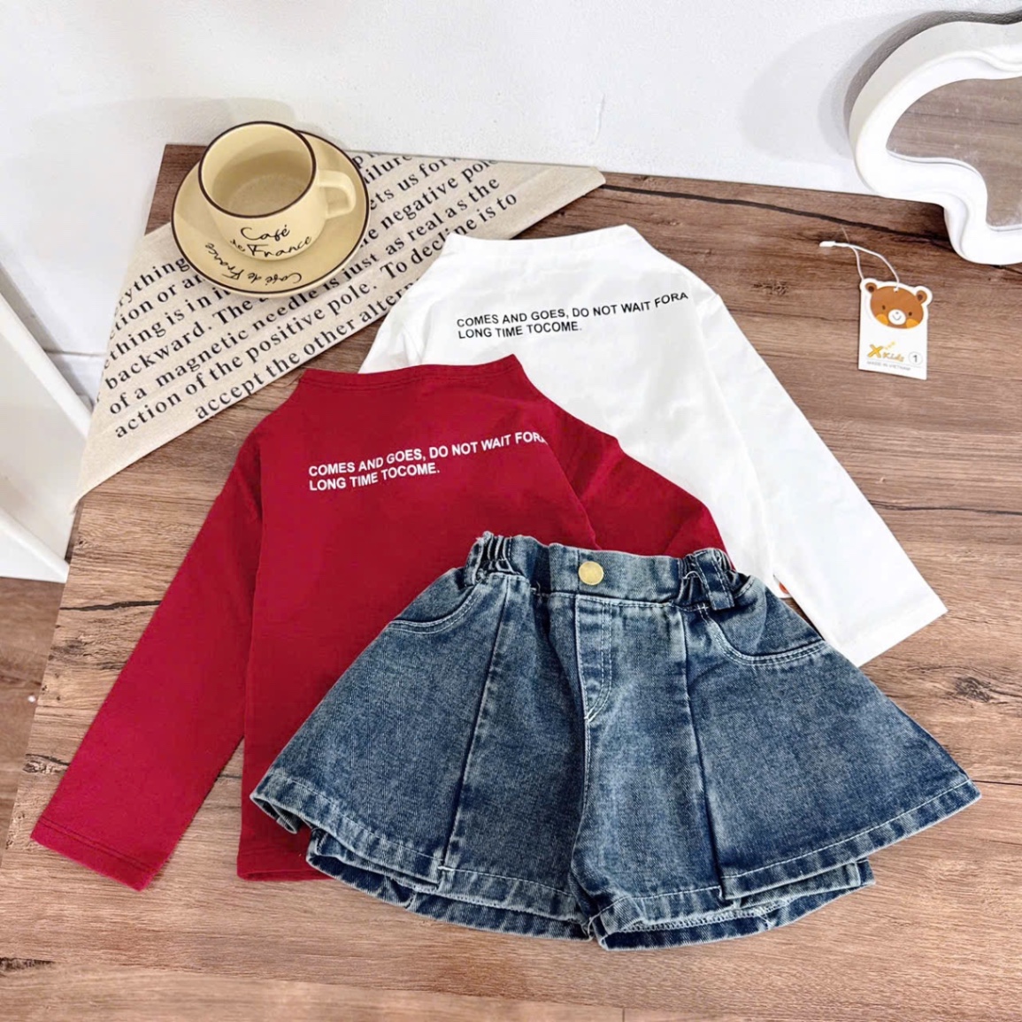Sét áo chữ dài tay quần sooc bò giả váy bé gái