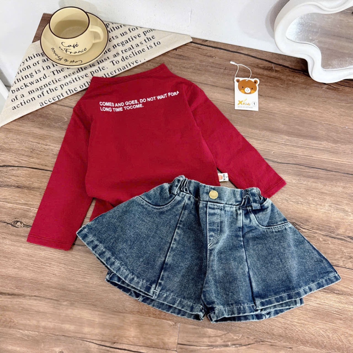 Sét áo chữ dài tay quần sooc bò giả váy bé gái