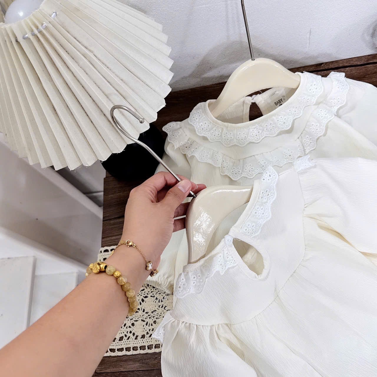 Sét áo babydoll quần nâu loe phối ren bé gái