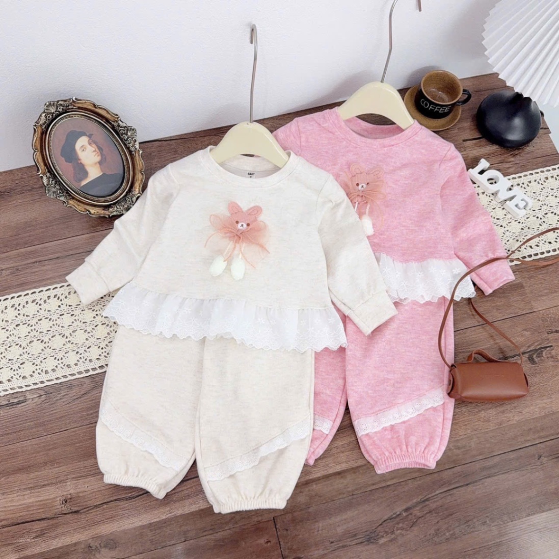 Sét bộ tăm thỏ đính nơ quần bo ống xk bé gái