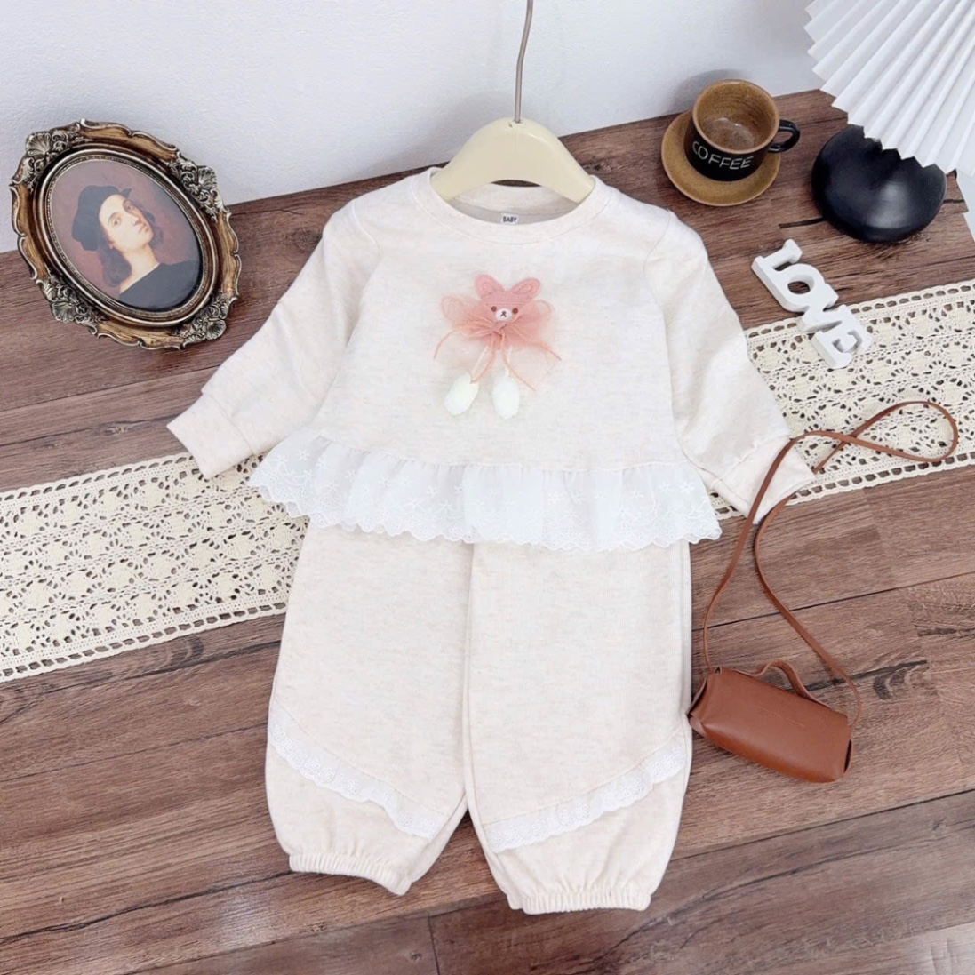 Sét bộ tăm thỏ đính nơ quần bo ống xk bé gái