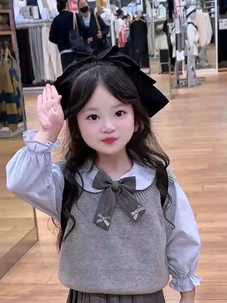 Sét 3 chi tiết áo cổ nơ cv ghi xếp ly bé gái