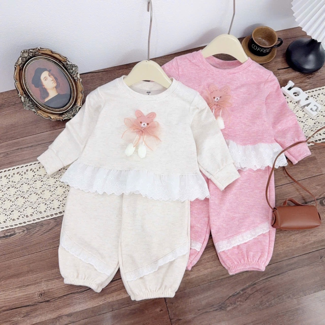 Sét bộ tăm thỏ đính nơ quần bo ống xk bé gái
