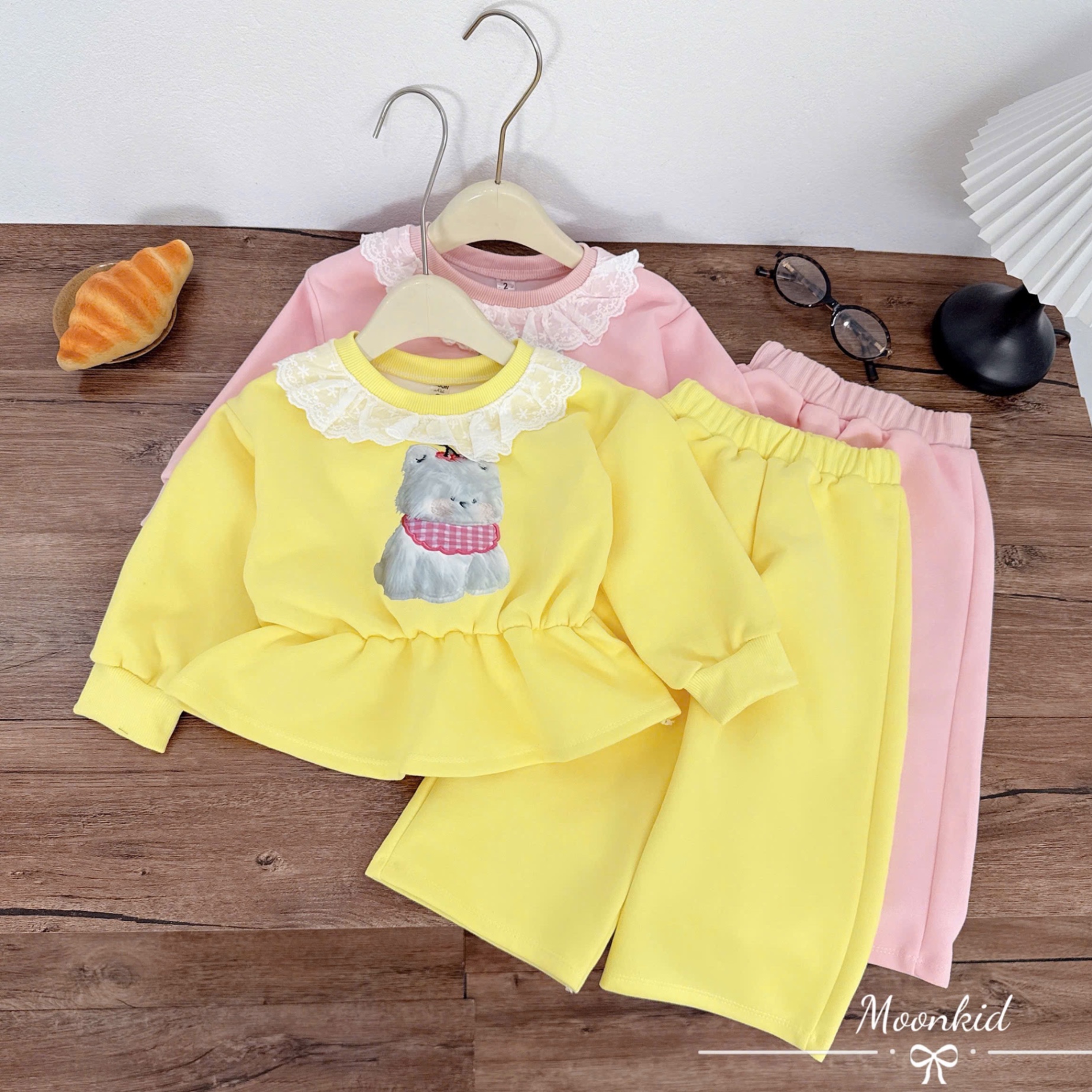 Sét bộ nỉ cổ ren bo eo quần xuông bé gái mk