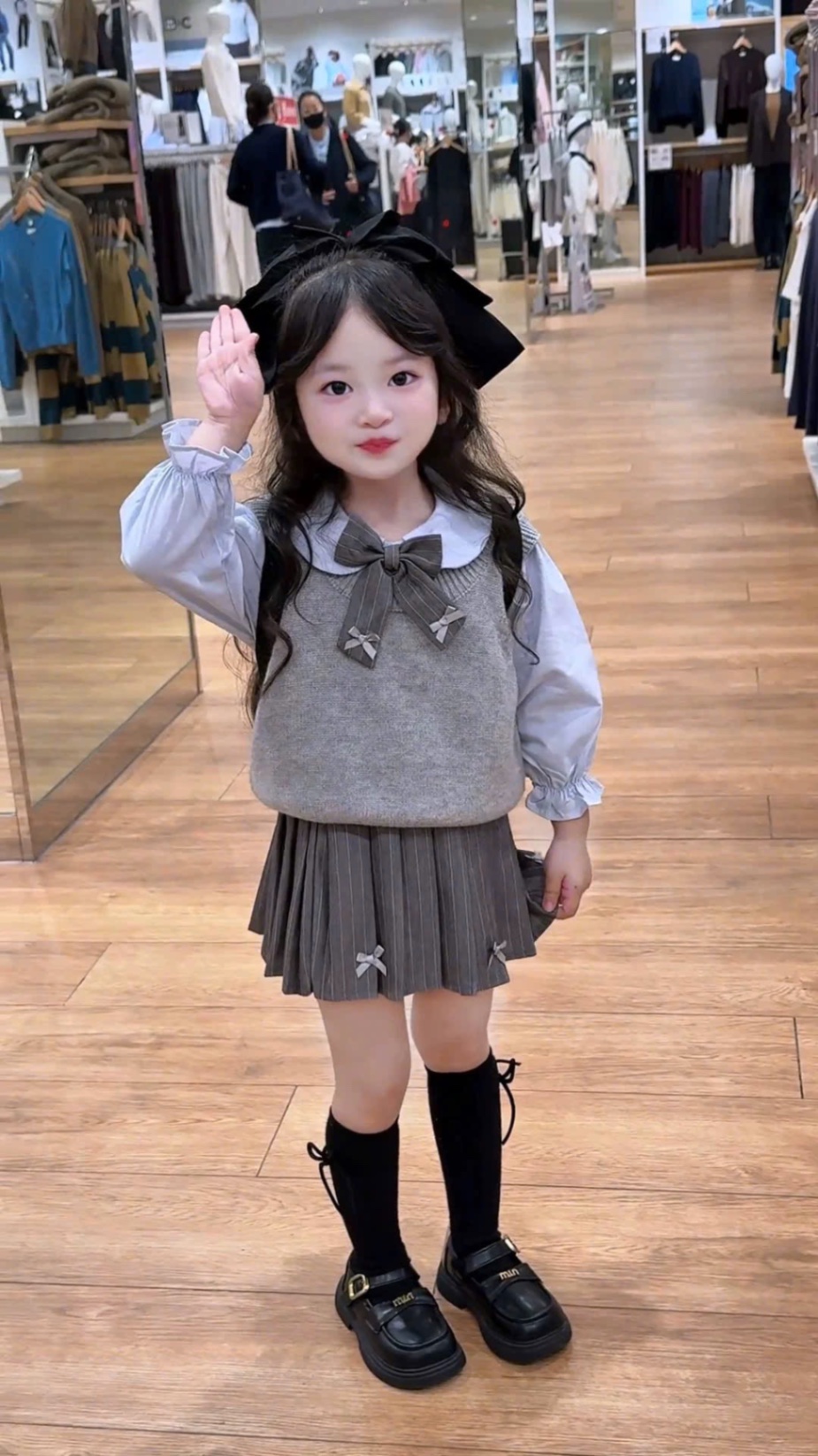 Sét 3 chi tiết áo cổ nơ cv ghi xếp ly bé gái