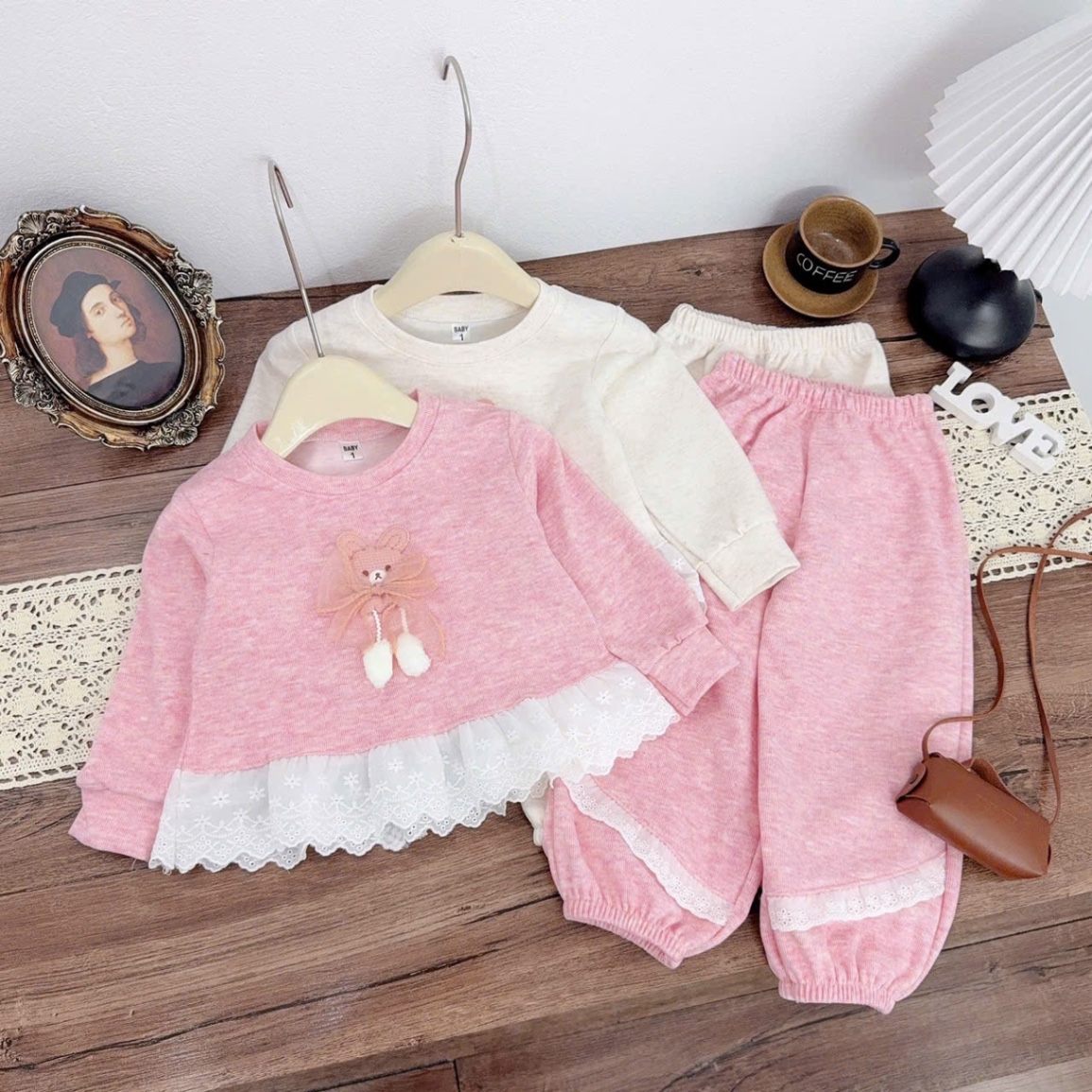 Sét bộ tăm thỏ đính nơ quần bo ống xk bé gái