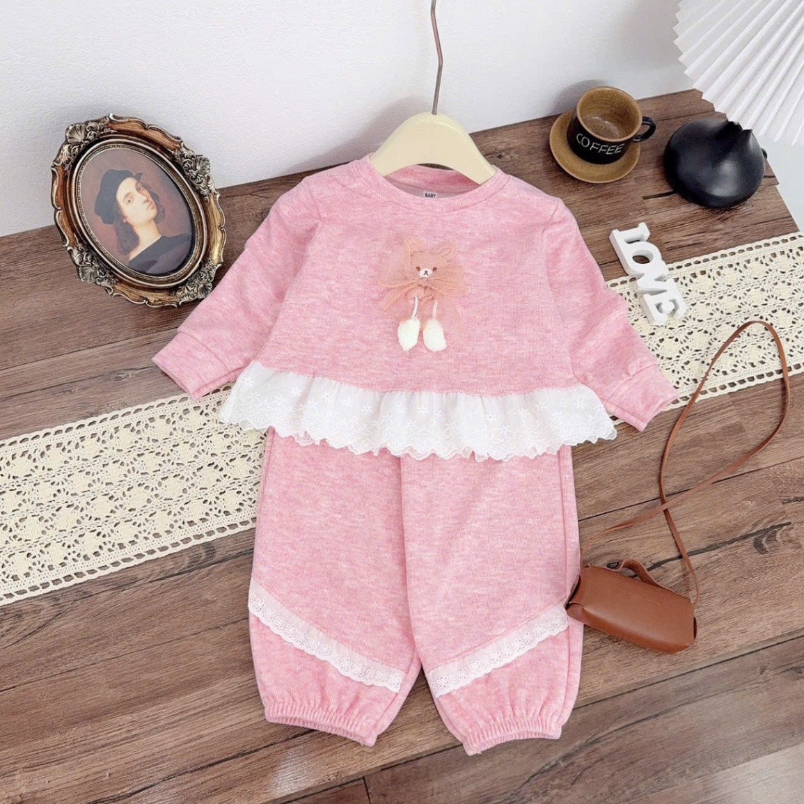 Sét bộ tăm thỏ đính nơ quần bo ống xk bé gái