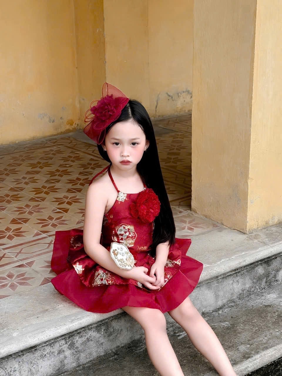 Sét áo yếm đính hoa cv bồng đỏ bé gái lt