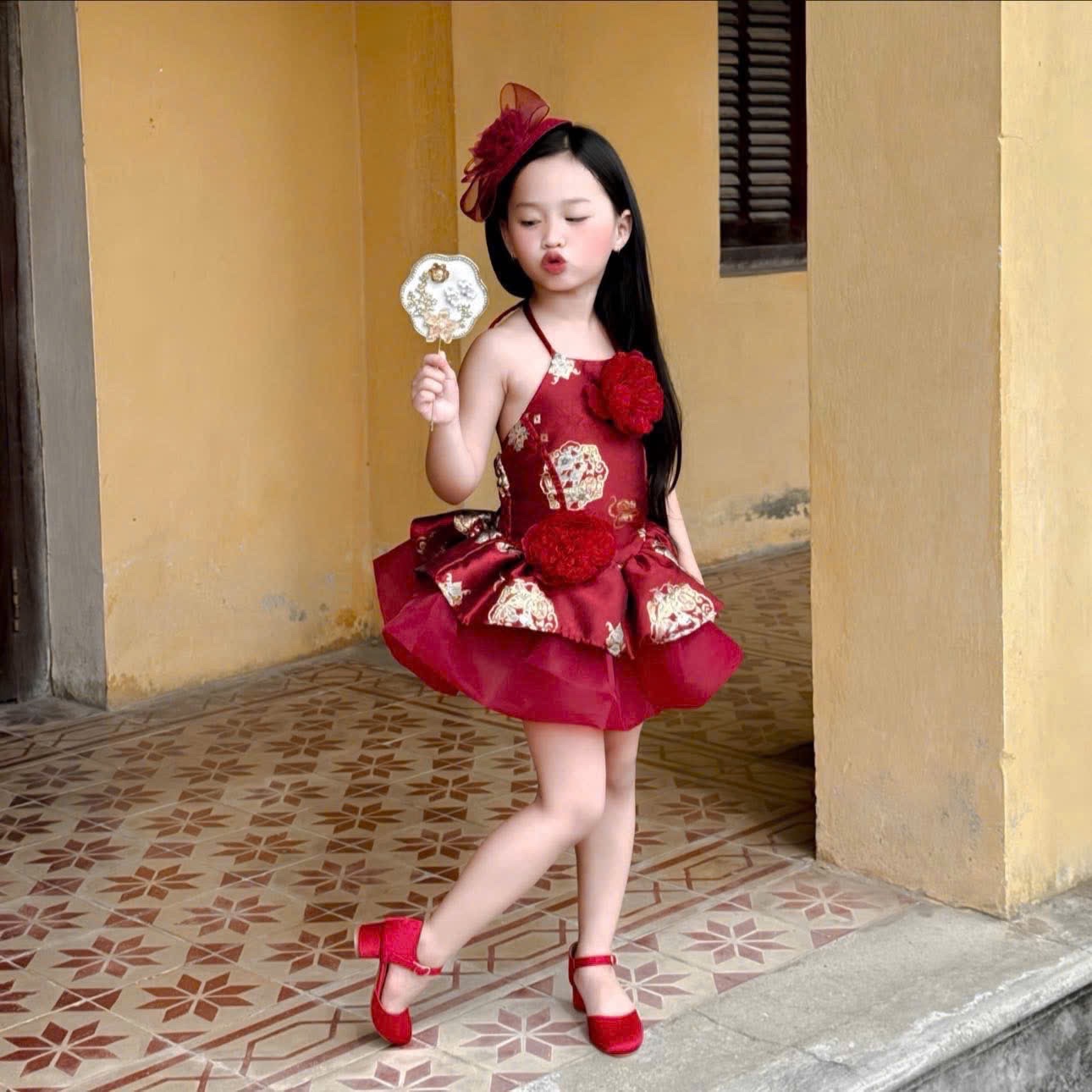 Sét áo yếm đính hoa cv bồng đỏ bé gái lt