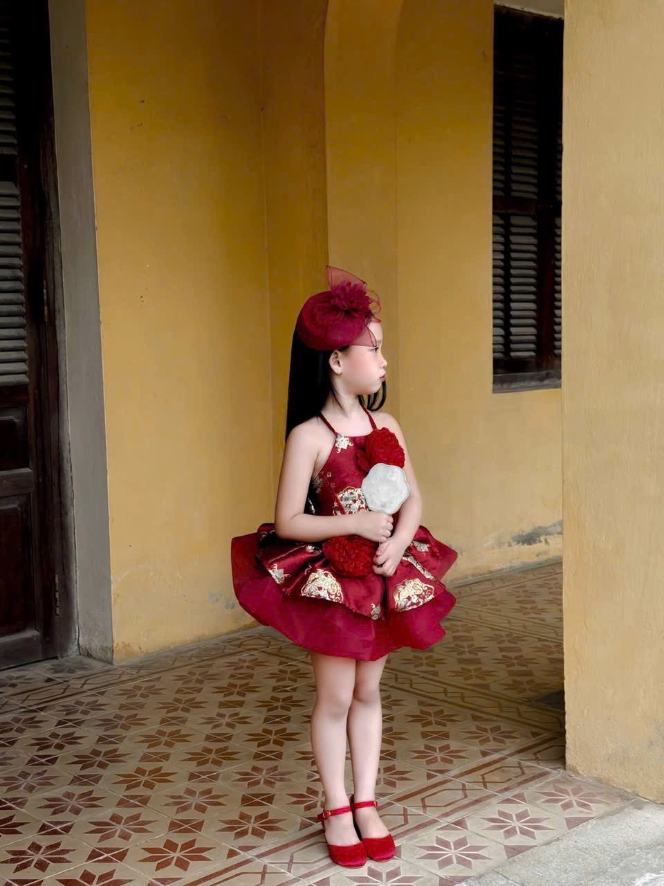 Sét áo yếm đính hoa cv bồng đỏ bé gái lt