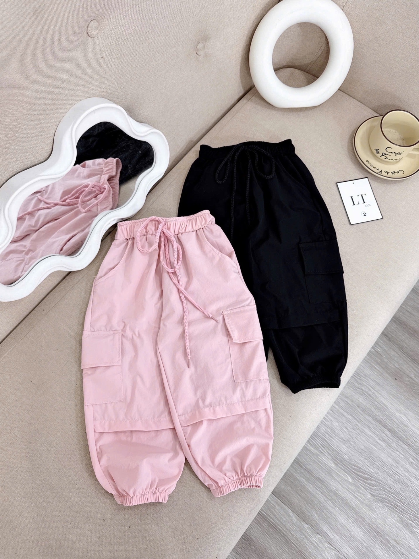 Quần gió boom túi hộp bé trai gái