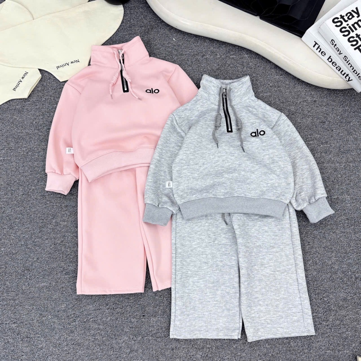 Sét áo alo kéo khoé cổ quần xuông bé gái