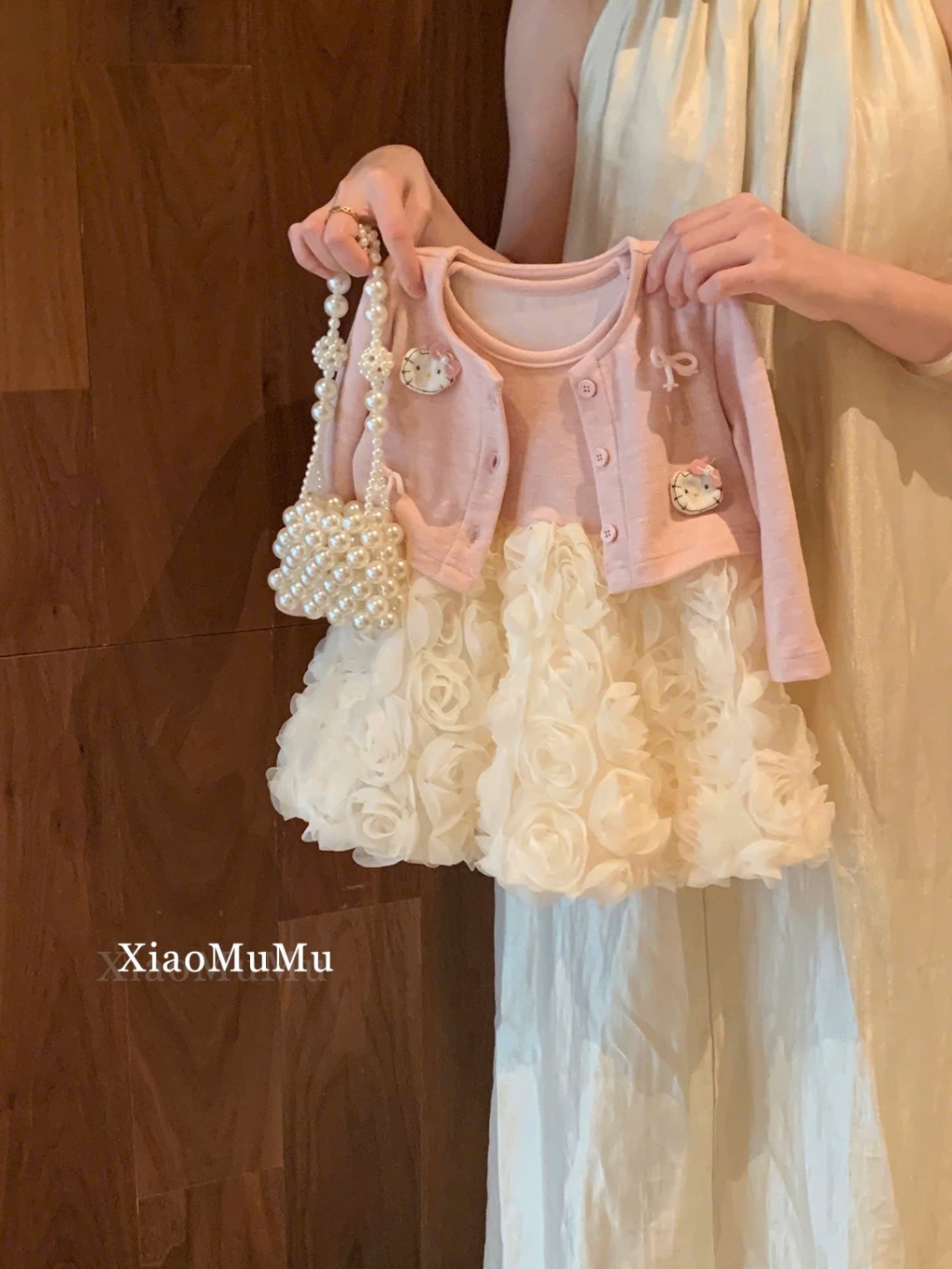 Sét 2 chi tiết áo kèm váy bồng lượn sóng bé gái kitty