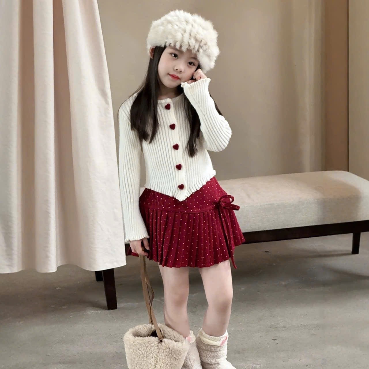 Sét áo len cúc tim cv chấm bi đỏ bé gái