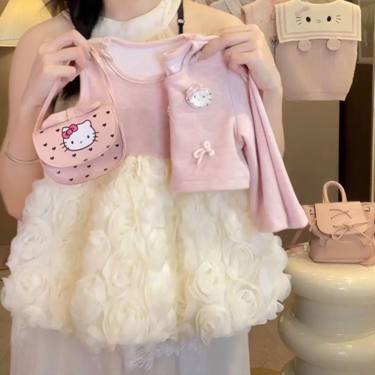 Sét 2 chi tiết áo kèm váy bồng lượn sóng bé gái kitty