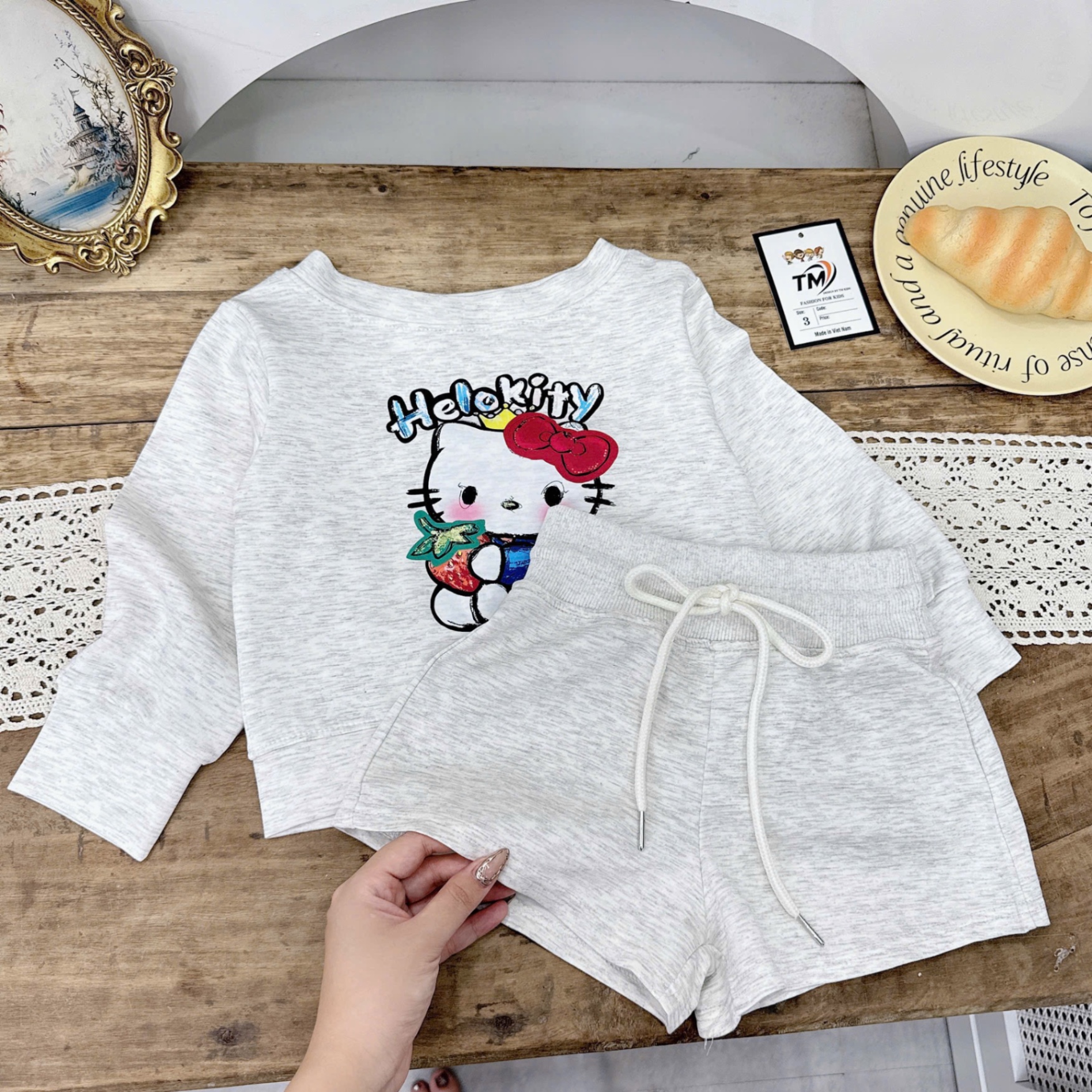 Sét bộ nỉ kitty quần sooc bé gái