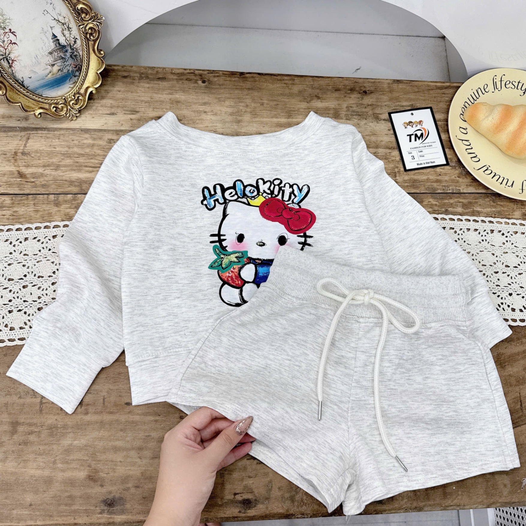 Sét bộ nỉ kitty quần sooc bé gái