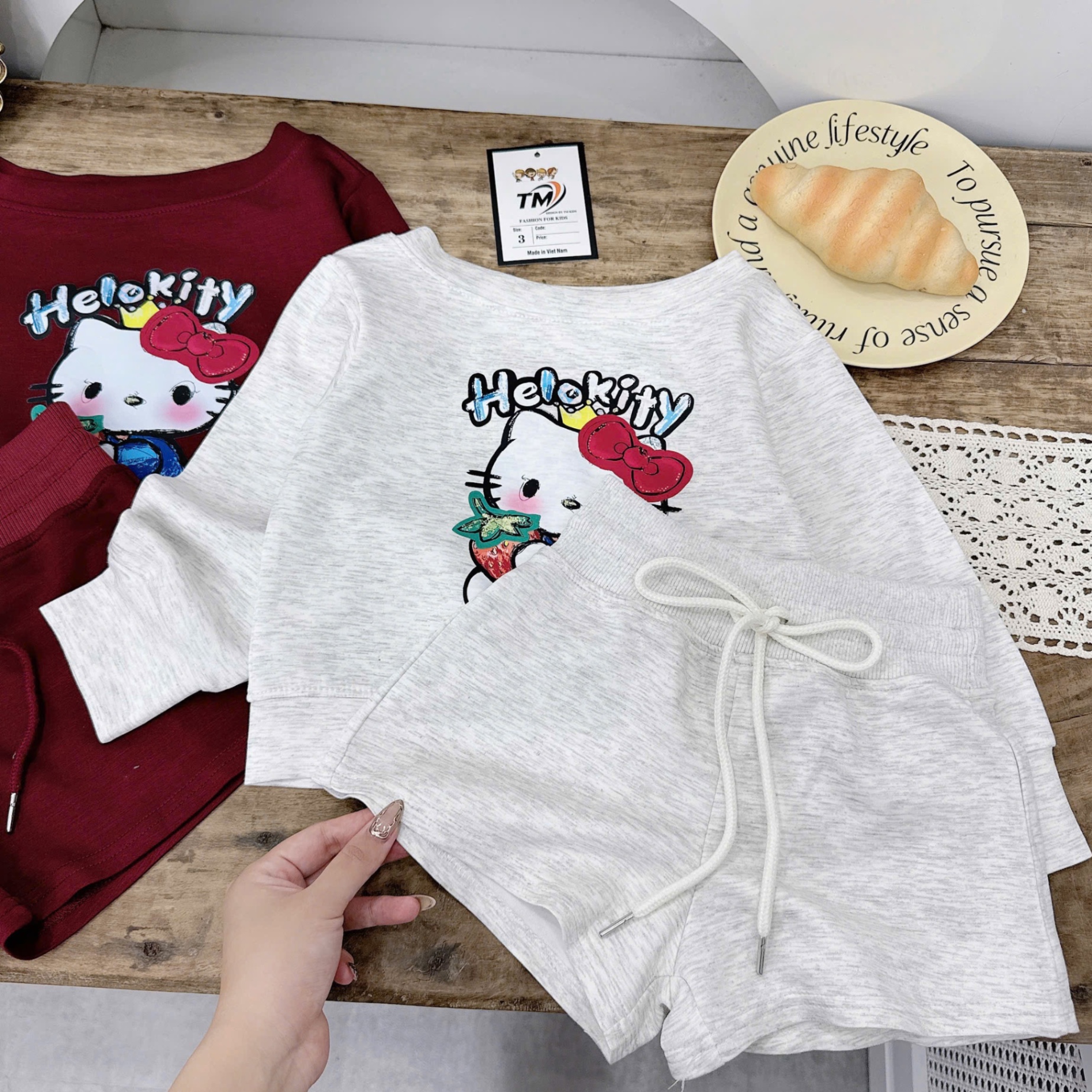 Sét bộ nỉ kitty quần sooc bé gái