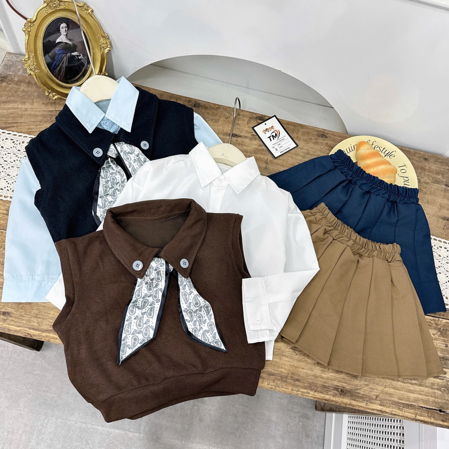 (Tm) Sét 3 chi tiết gile kèm khăn cv xếp ly bé gái