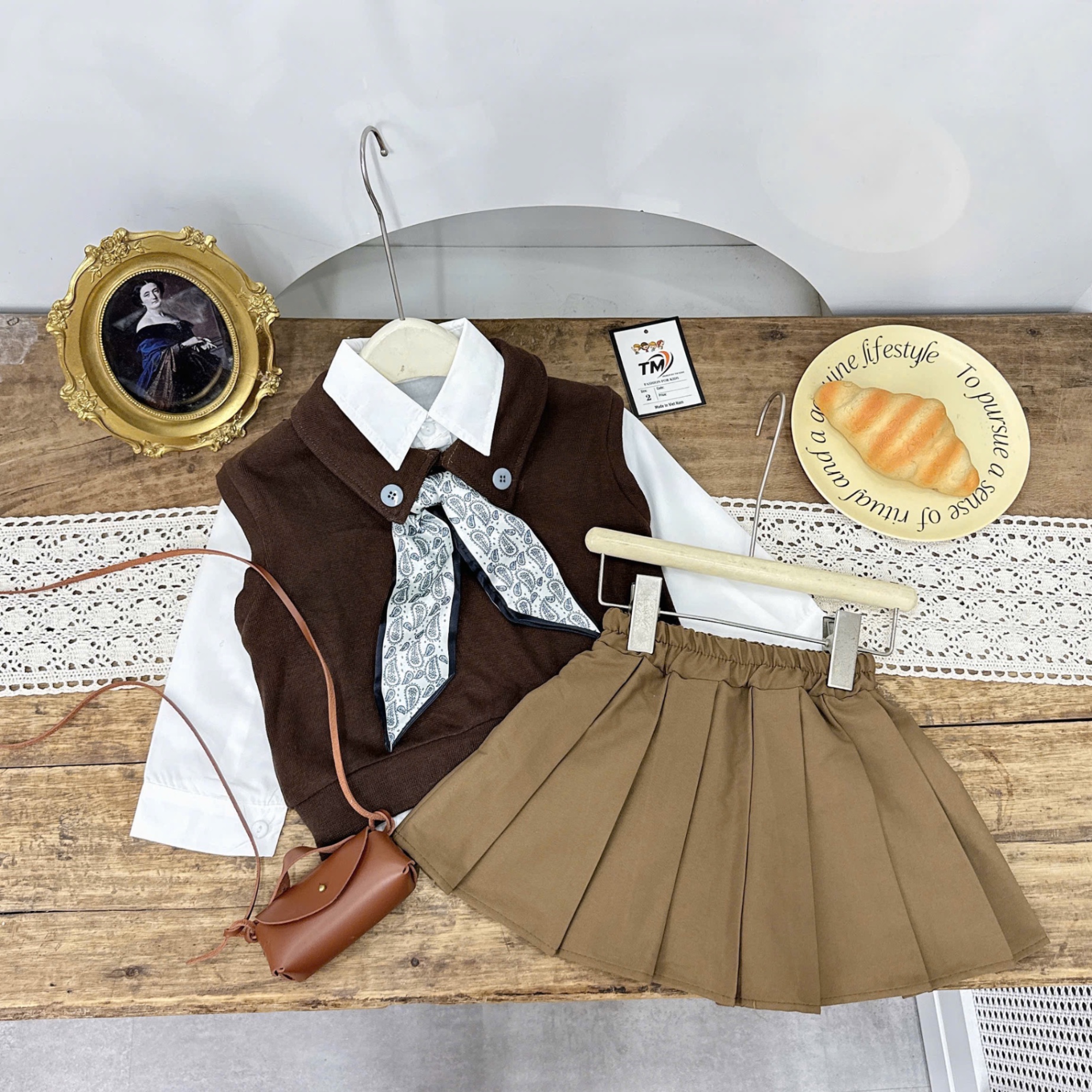 (Tm) Sét 3 chi tiết gile kèm khăn cv xếp ly bé gái