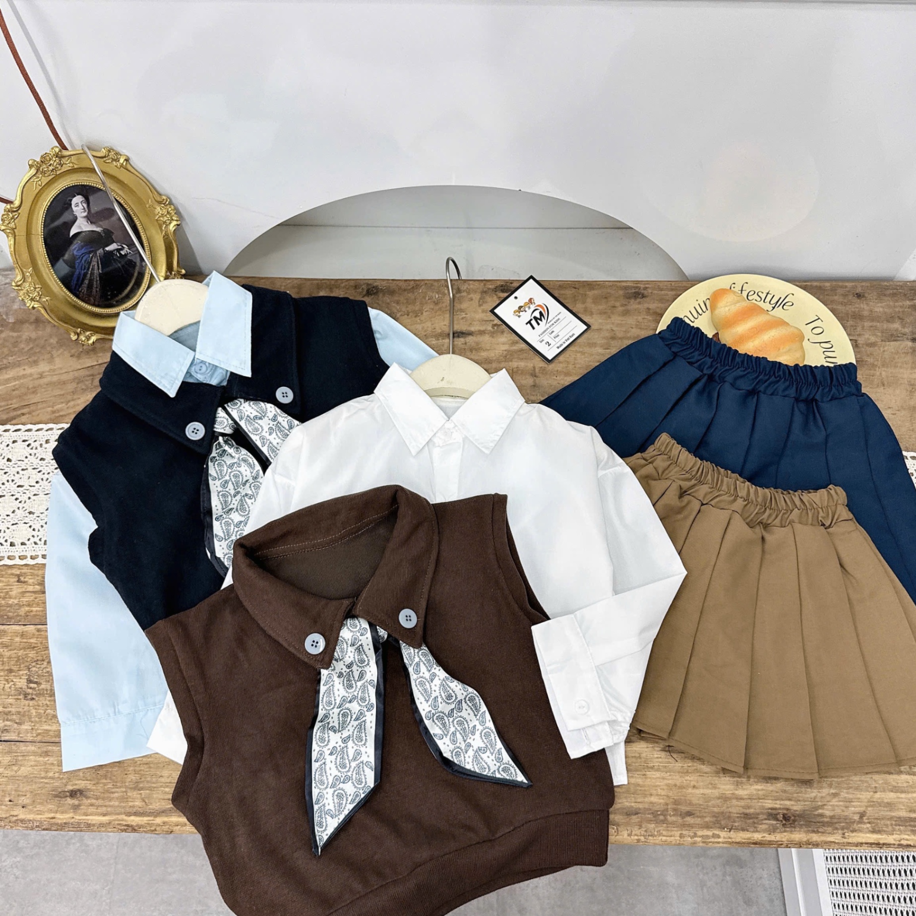 (Tm) Sét 3 chi tiết gile kèm khăn cv xếp ly bé gái