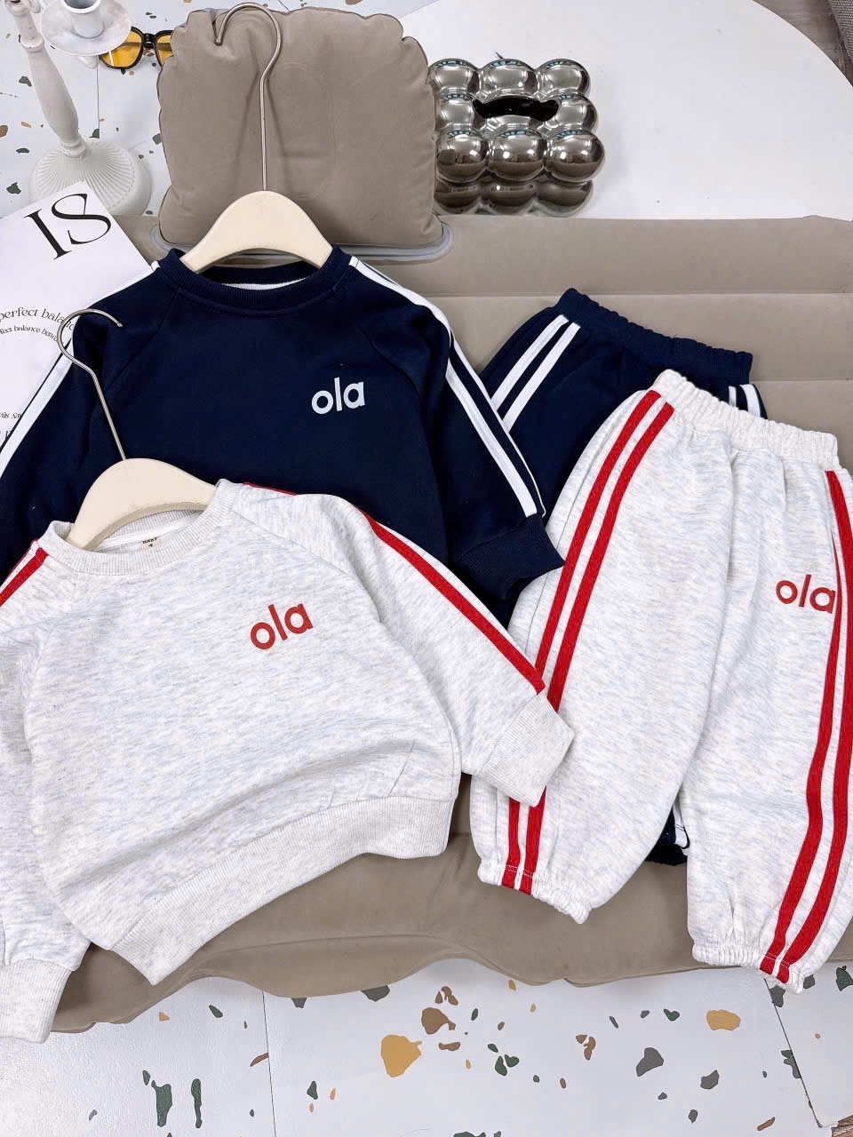 Sét bộ nỉ ola ghi xanh than cho bé trai gái