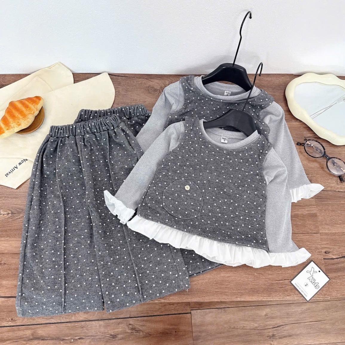 Sét 3 chi tiết ghi xám chấm bi bé gái