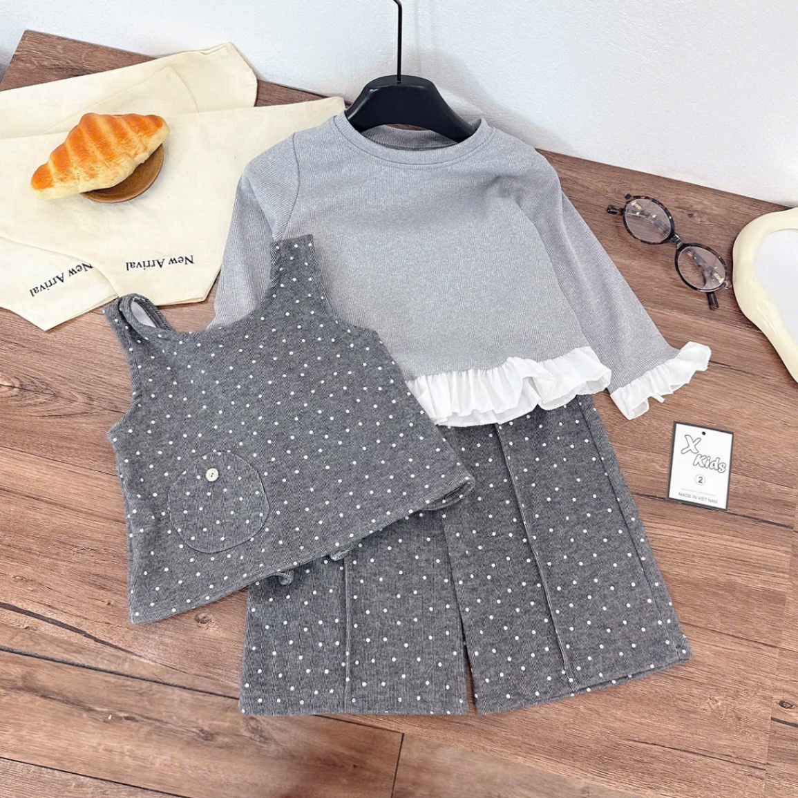 Sét 3 chi tiết ghi xám chấm bi bé gái