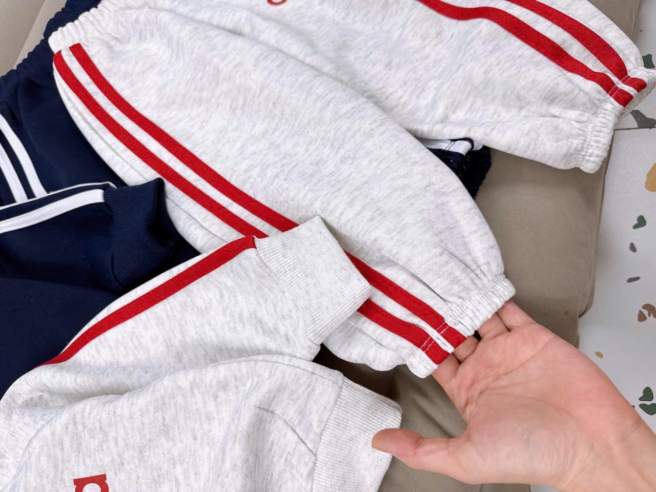 Sét bộ nỉ ola ghi xanh than cho bé trai gái