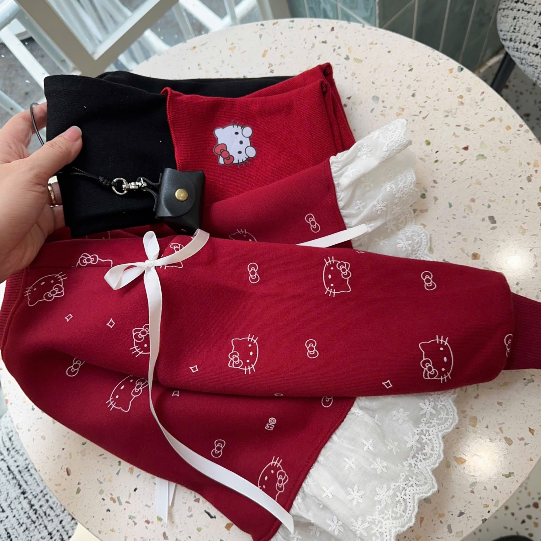 Sét áo nỉ kitty đỏ quần legging bé gái