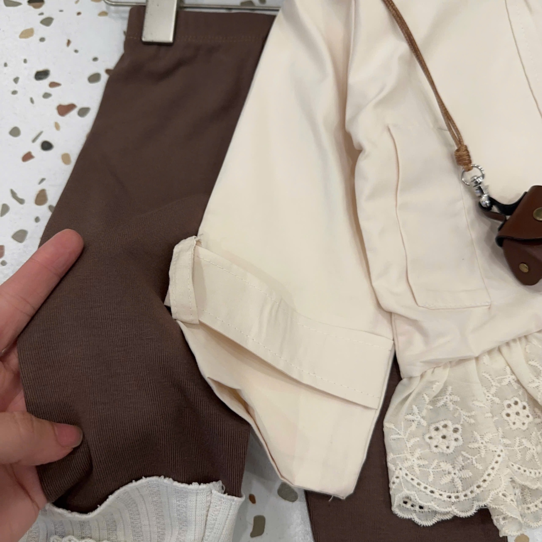 Sét áo khoác kaki phối ren quần legging sn bé gái