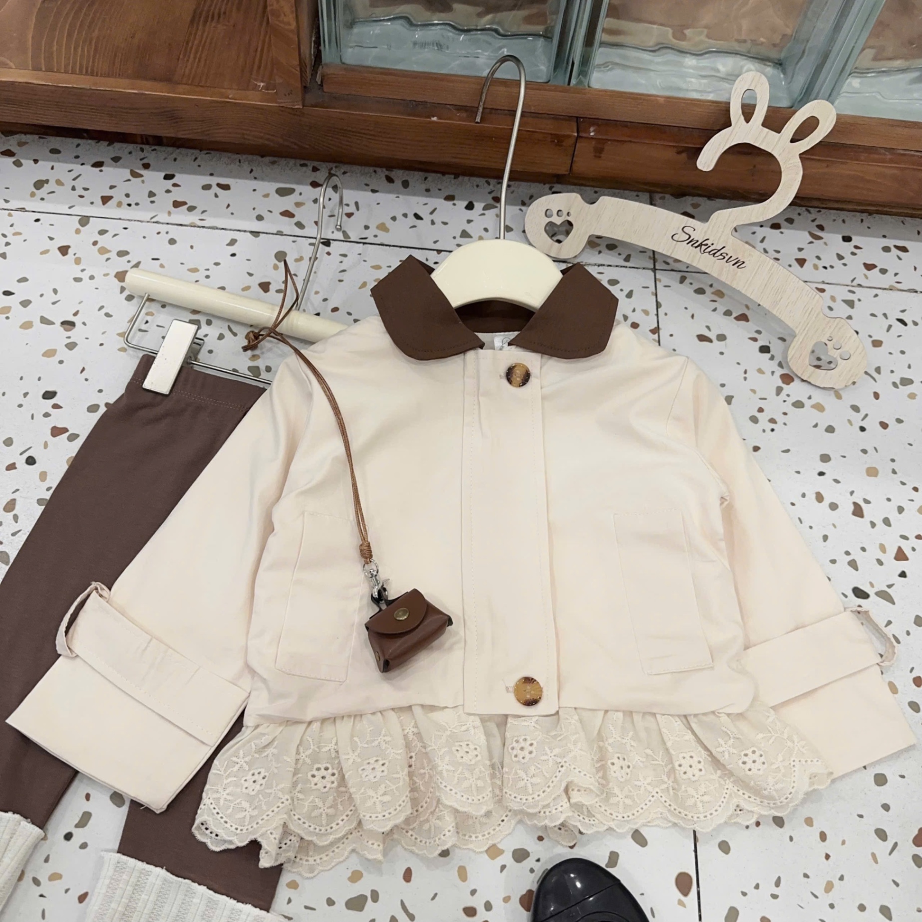 Sét áo khoác kaki phối ren quần legging sn bé gái