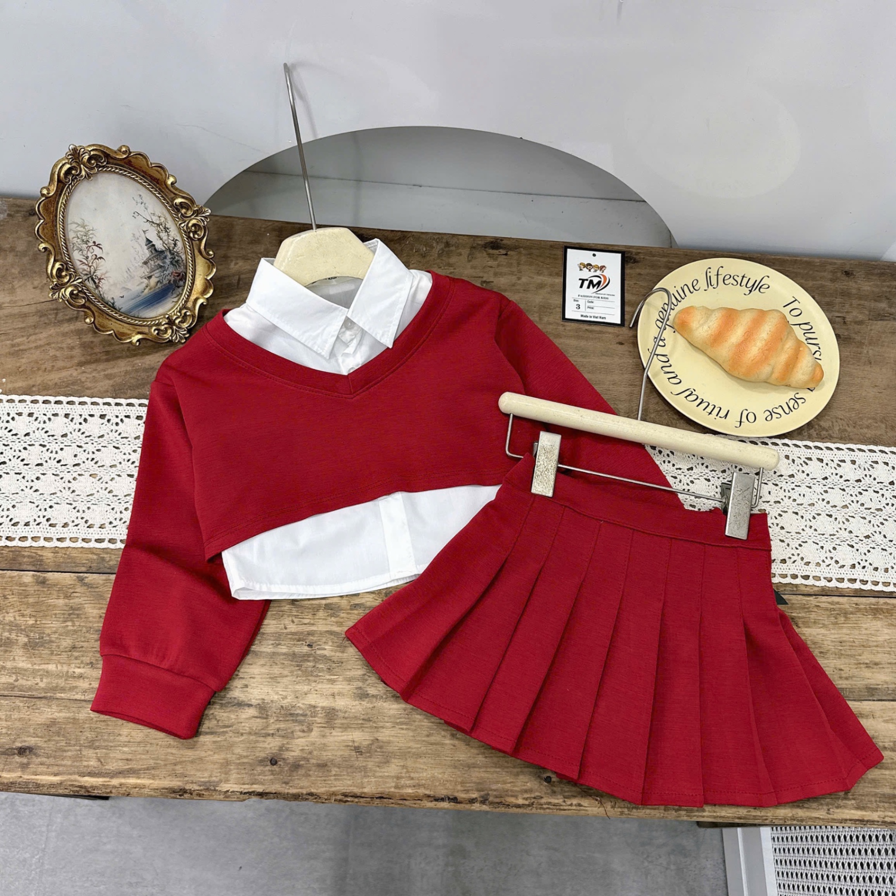 Sét 3 chi tiết áo sơ mi kèm ảo và cv nỉ bé gái tm