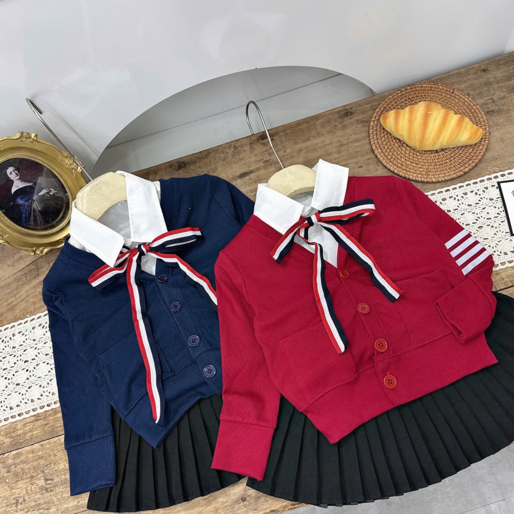 Sét bộ tăm nhung phổi cổ sơ mi dây nơ cv dập ly bé gái tm