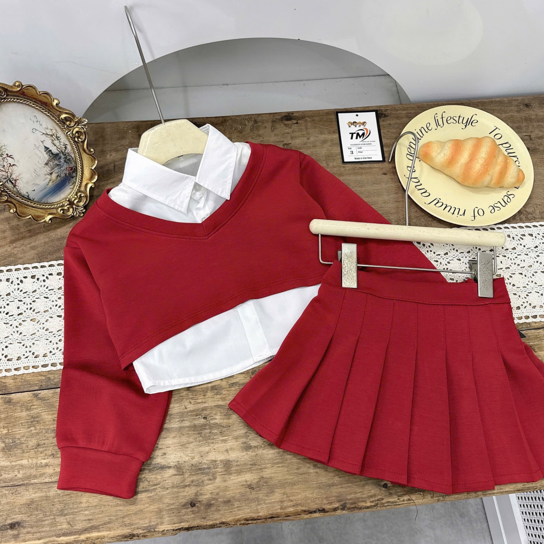 Sét 3 chi tiết áo sơ mi kèm ảo và cv nỉ bé gái tm